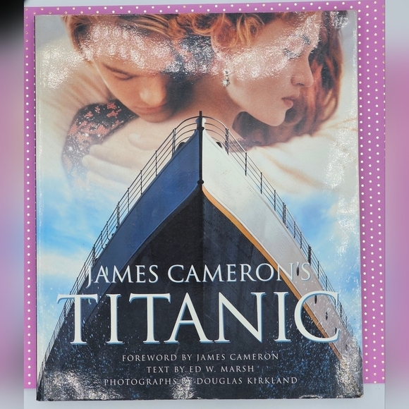 James Cameron's Titanic Book - Picture 2 of 6